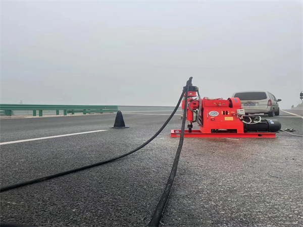 崇仁马路路基路面开裂下沉注浆加固灌浆